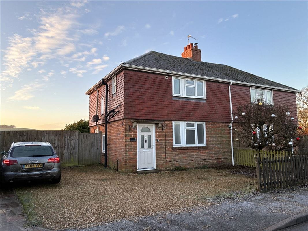 3 bedroom house, Burbage Road, Easton Royal SN9 - Available
