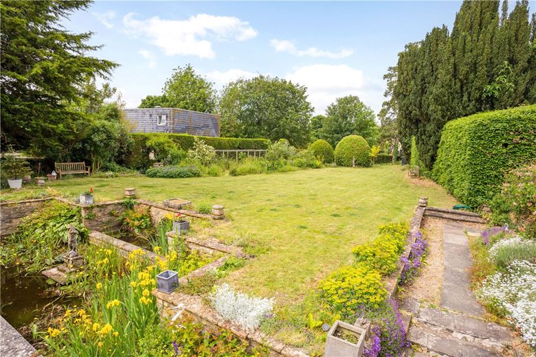 4 bedroom house, Castle Street, Calne SN11 - Available