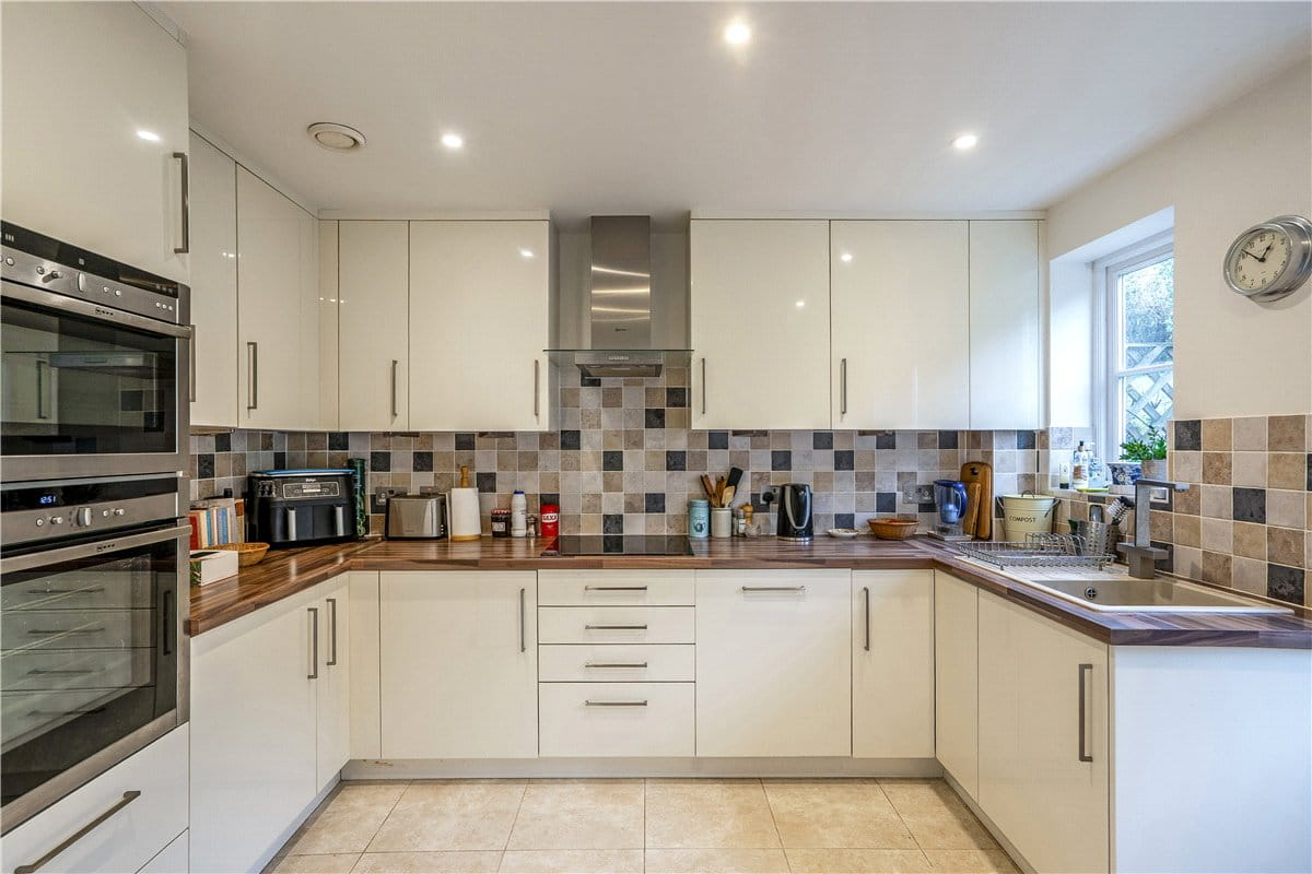 2 bedroom house, Wye House Gardens, Barn Street SN8 - Available