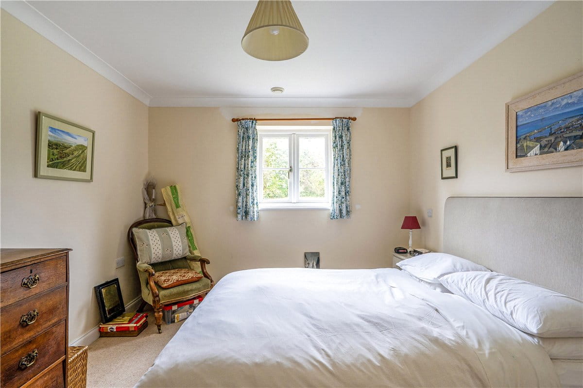 2 bedroom house, Wye House Gardens, Barn Street SN8 - Available