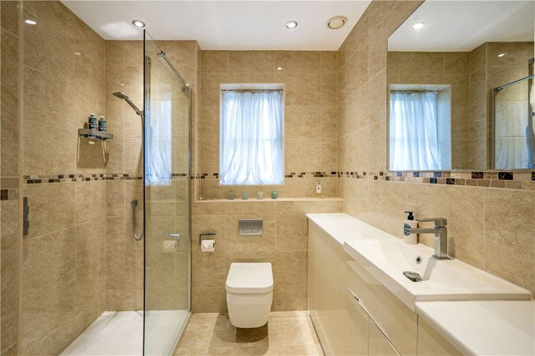 2 bedroom house, Wye House Gardens, Barn Street SN8 - Available