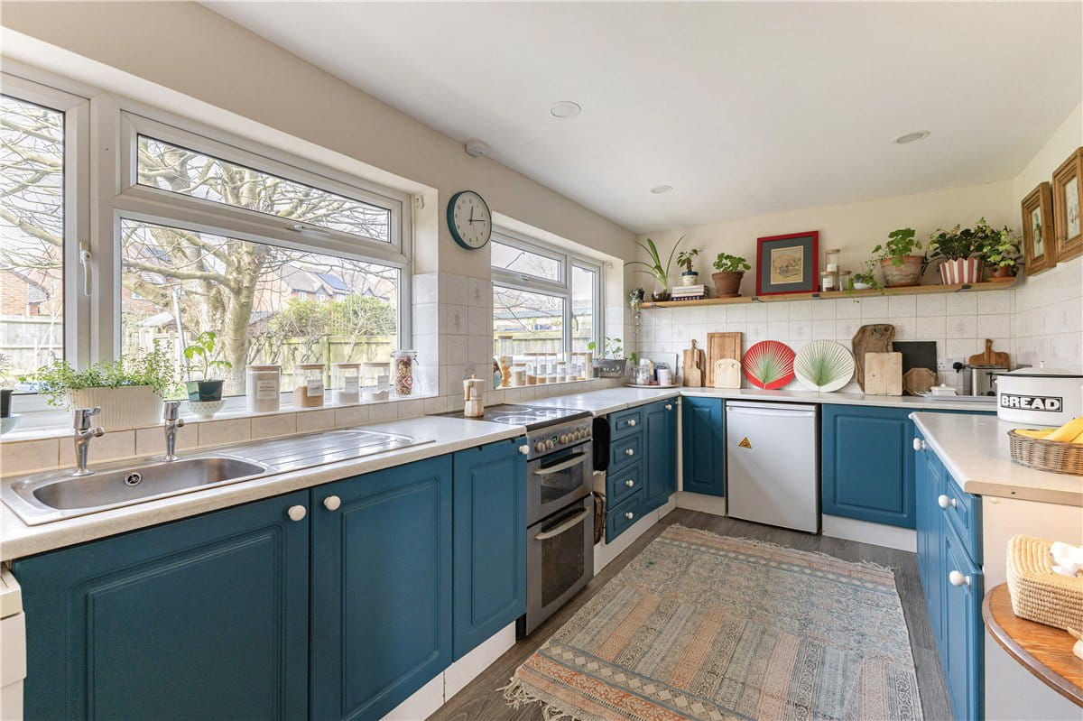 3 bedroom house, Church Street, Great Bedwyn SN8 - Available