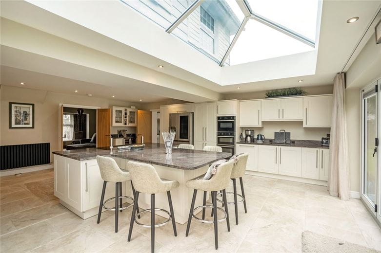 4 bedroom house, Brettingham Gate, Swindon SN3 - Available