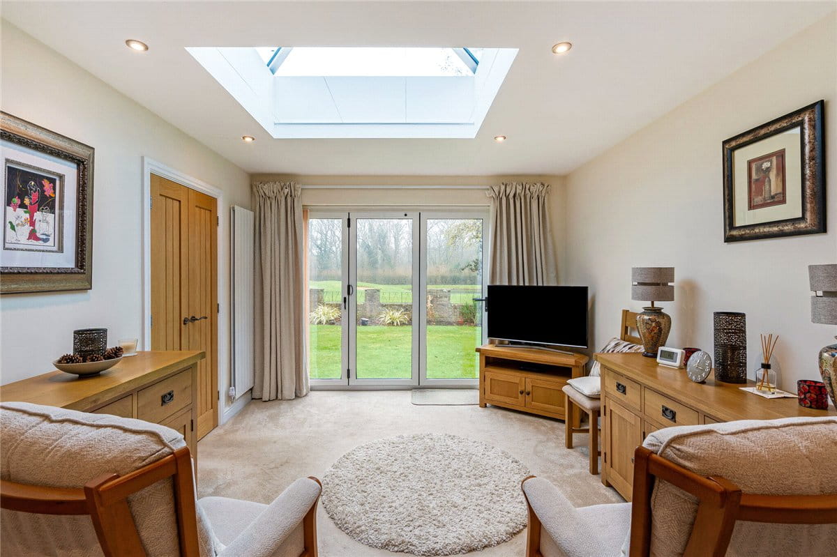 4 bedroom house, Brettingham Gate, Swindon SN3 - Available