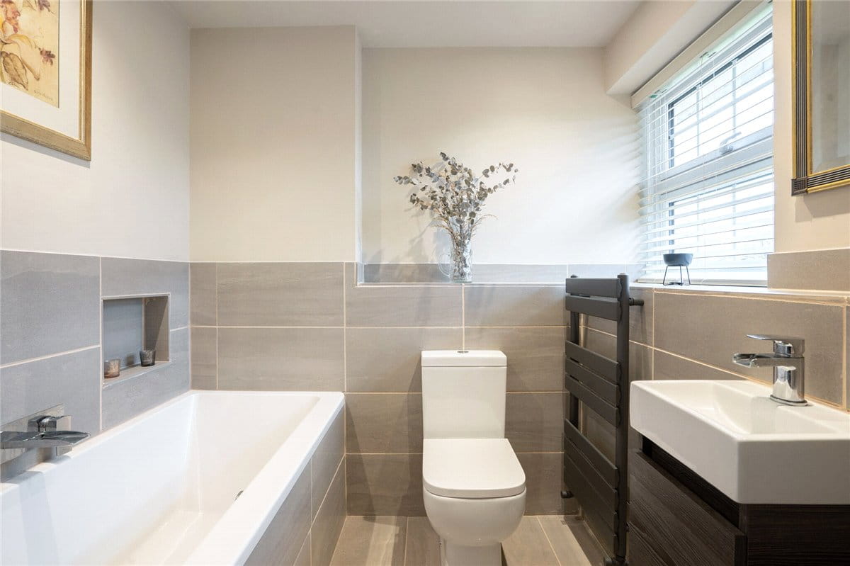 4 bedroom house, Brettingham Gate, Swindon SN3 - Available