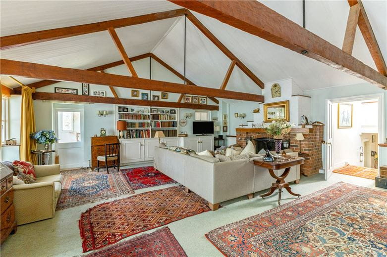 5 bedroom house, High Street, Manton SN8 - Available