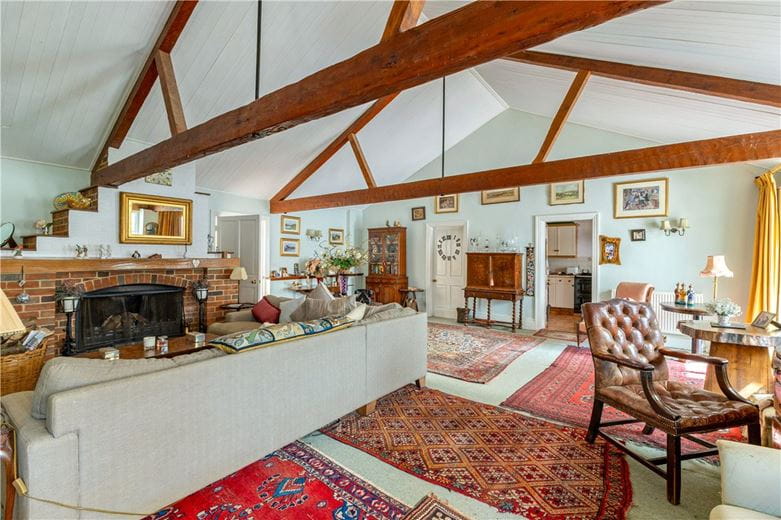 5 bedroom house, High Street, Manton SN8 - Available
