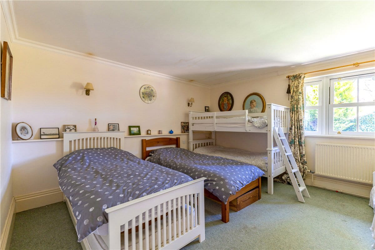 5 bedroom house, High Street, Manton SN8 - Available