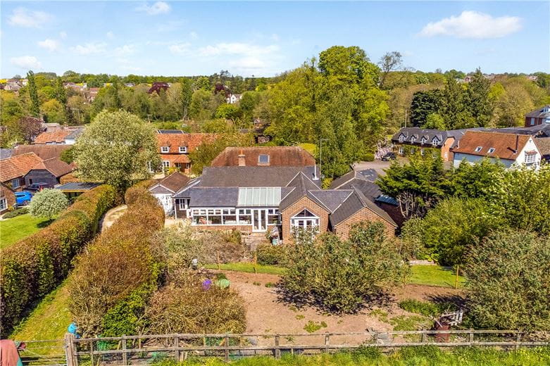5 bedroom house, High Street, Manton SN8 - Available