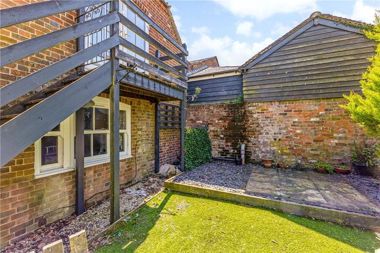 5 bedroom house, High Street, Manton SN8 - Available