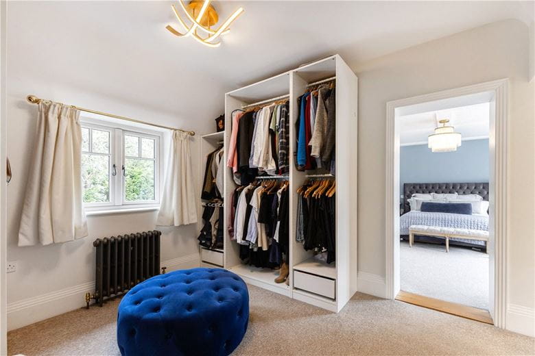 5 bedroom house, The Fairway, Devizes SN10 - Available