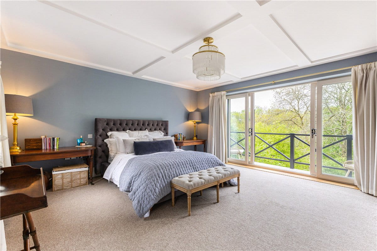 5 bedroom house, The Fairway, Devizes SN10 - Available