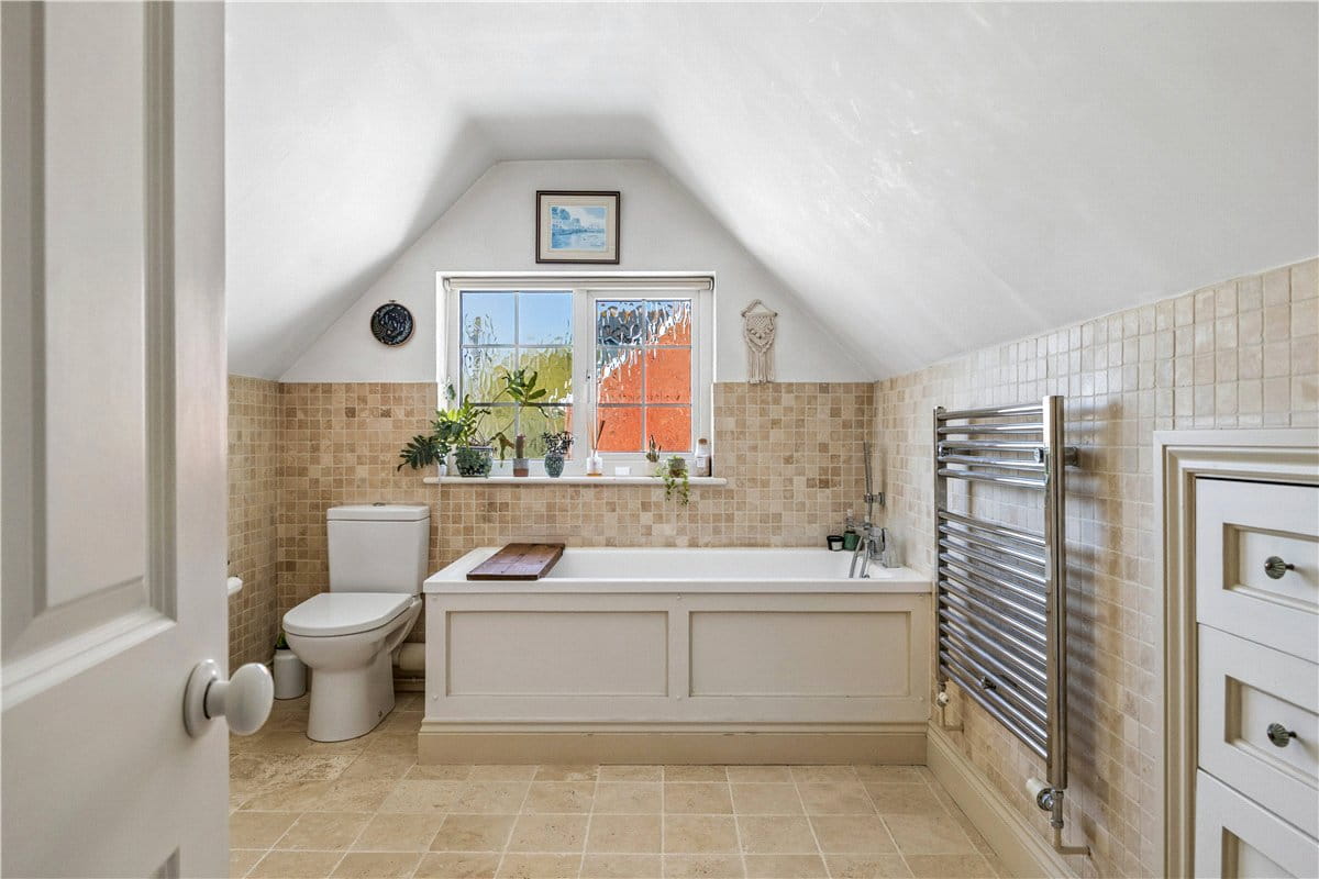 3 bedroom house, Kings Hill, Netheravon SP4 - Available
