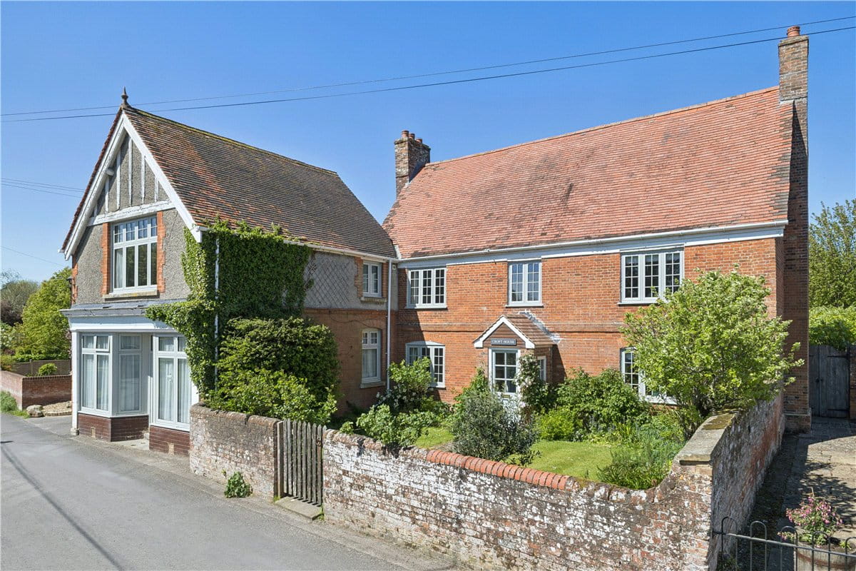 6 bedroom house, The Street, All Cannings SN10 - Available