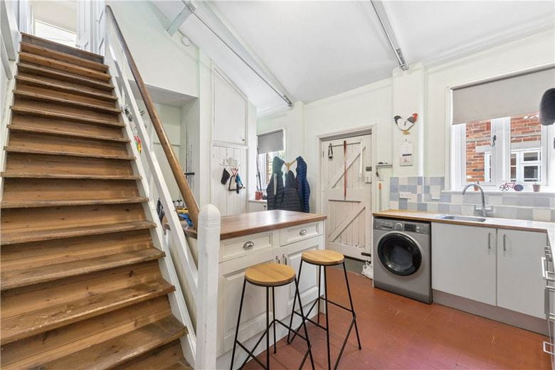 6 bedroom house, The Street, All Cannings SN10 - Available