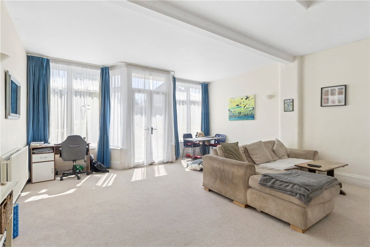 6 bedroom house, The Street, All Cannings SN10 - Available