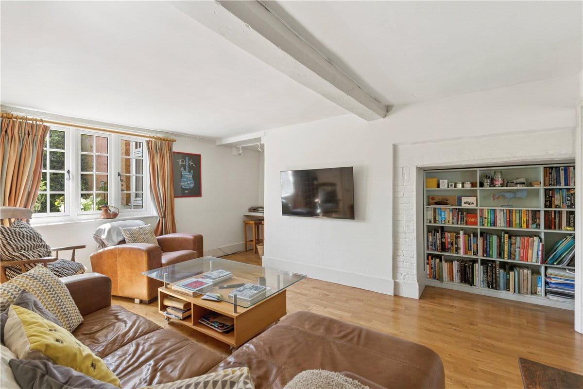 6 bedroom house, The Street, All Cannings SN10 - Available