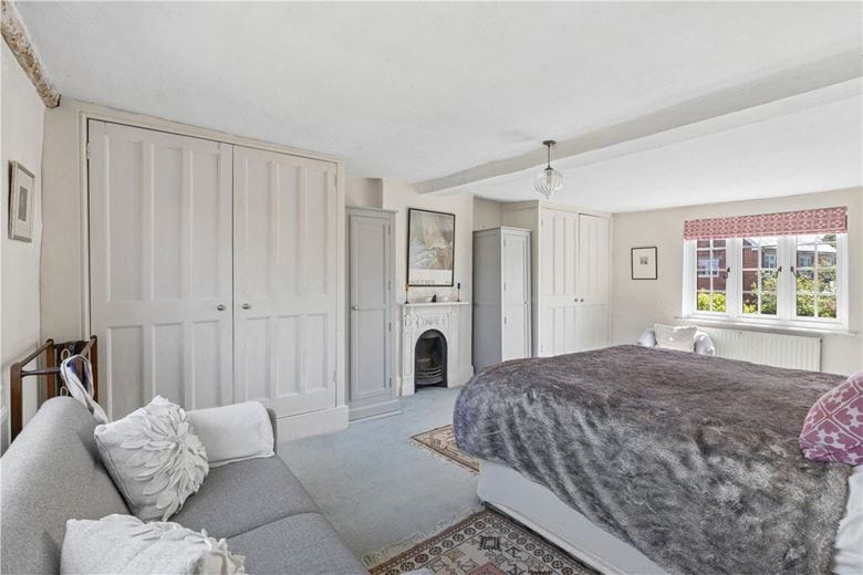 6 bedroom house, The Street, All Cannings SN10 - Available