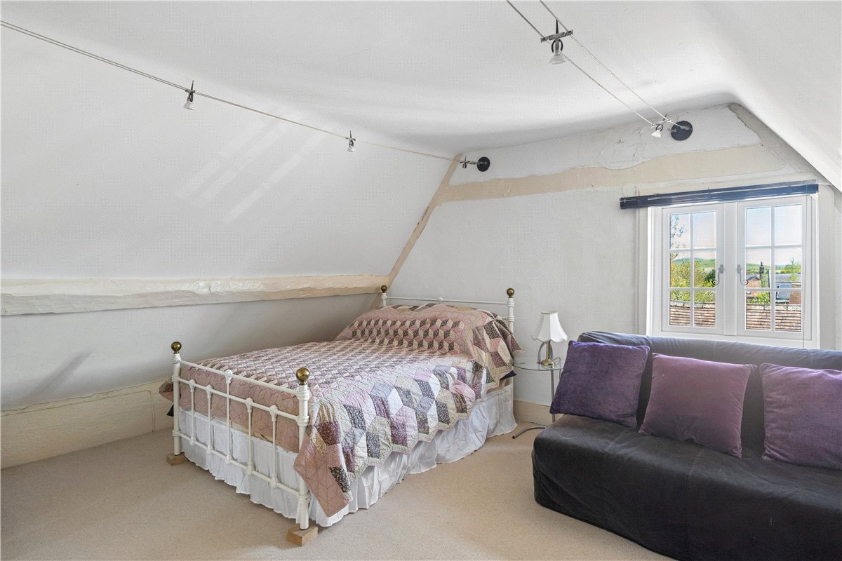 6 bedroom house, The Street, All Cannings SN10 - Available