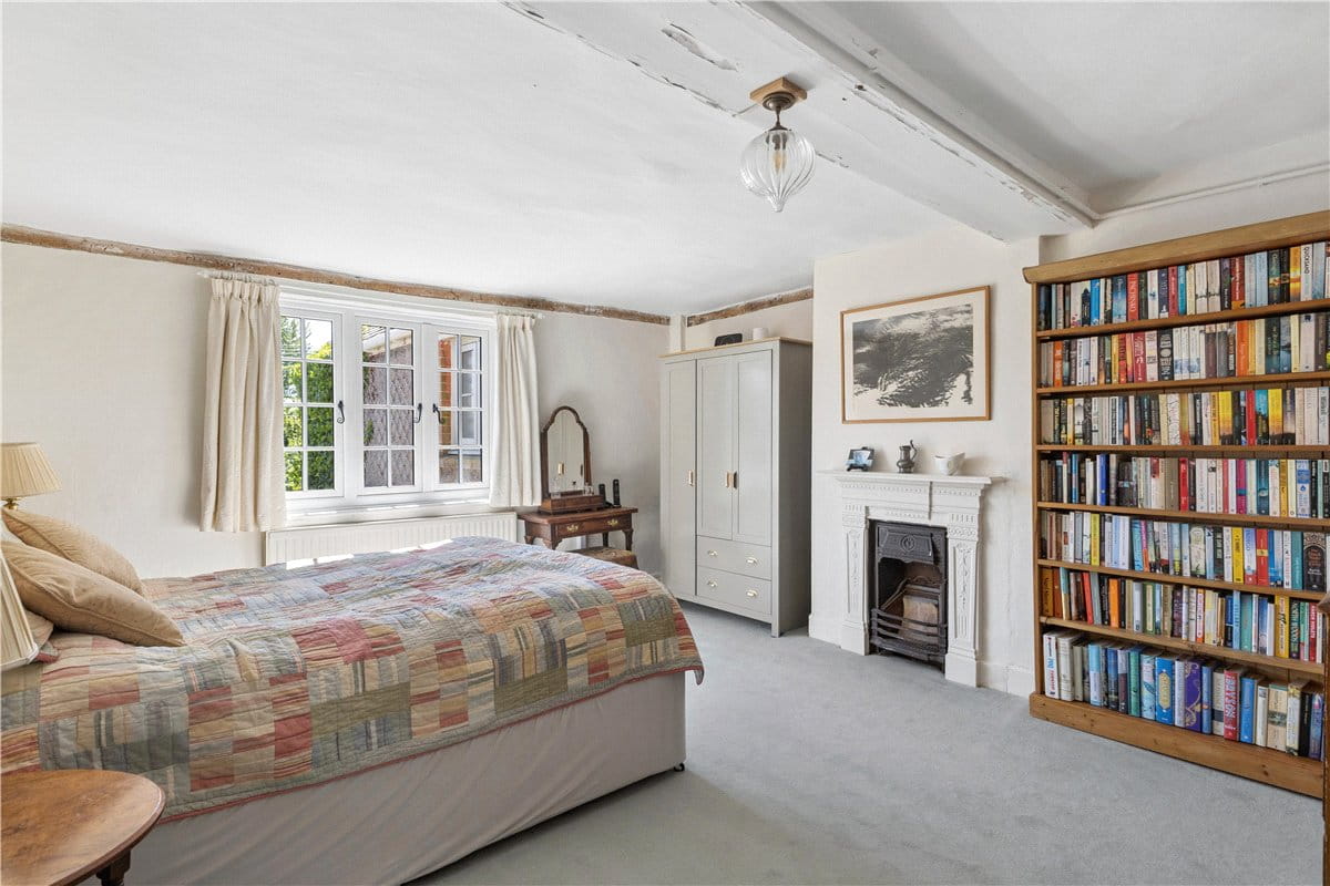 6 bedroom house, The Street, All Cannings SN10 - Available