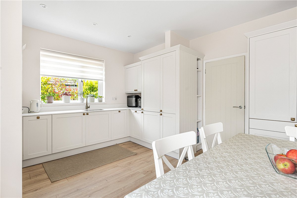 3 bedroom bungalow, Middle Lane, Cherhill SN11 - Available