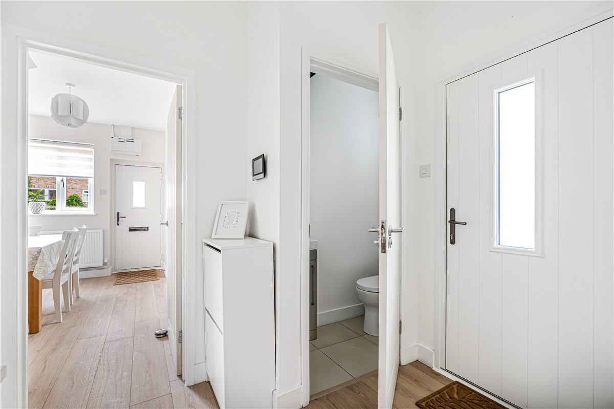 3 bedroom bungalow, Middle Lane, Cherhill SN11 - Available