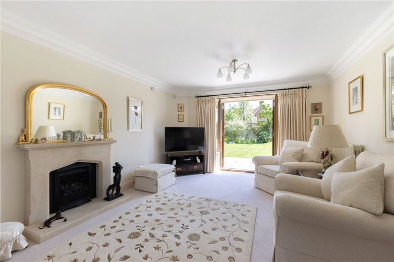 5 bedroom house, Grafton Place, East Grafton SN8 - Available