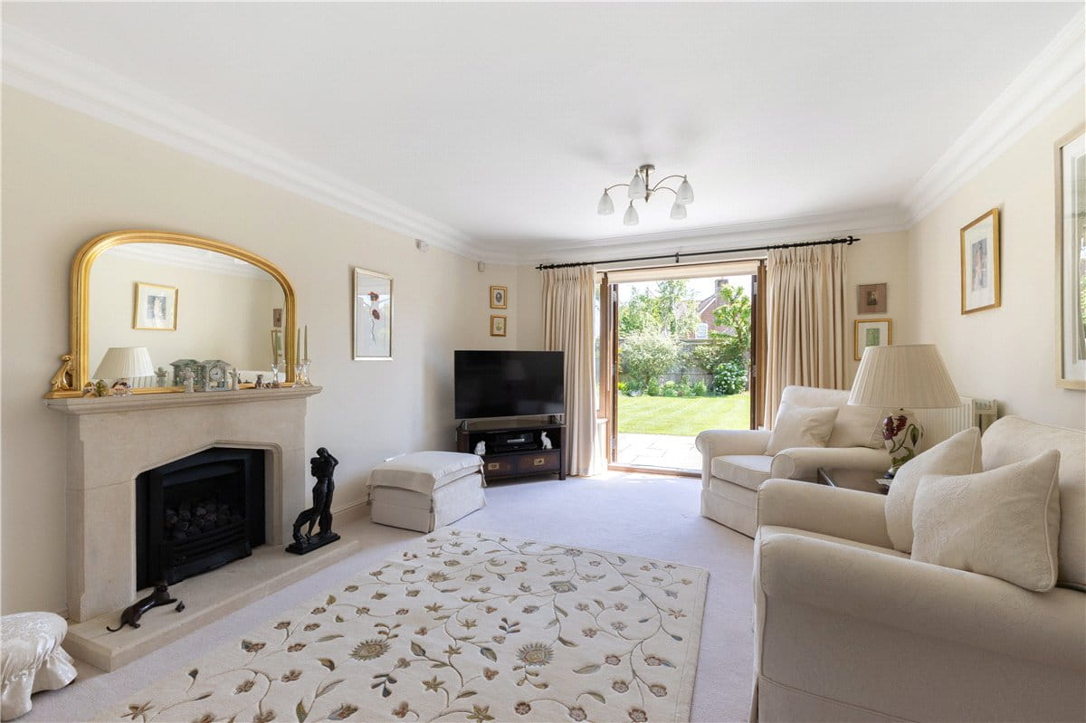 5 bedroom house, Grafton Place, East Grafton SN8 - Available