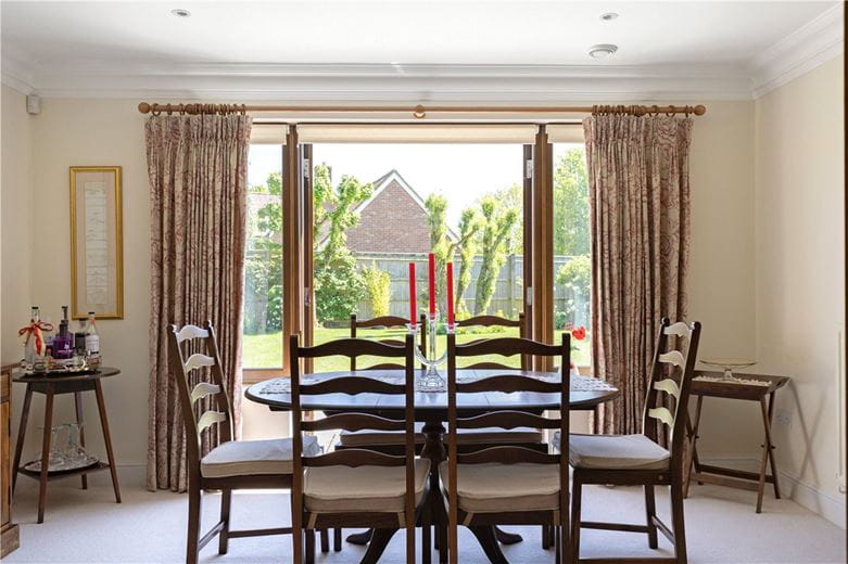 5 bedroom house, Grafton Place, East Grafton SN8 - Available