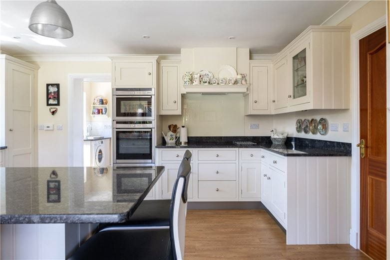 5 bedroom house, Grafton Place, East Grafton SN8 - Available