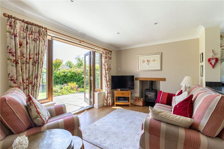 5 bedroom house, Grafton Place, East Grafton SN8 - Available