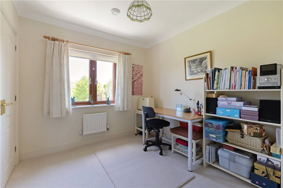 5 bedroom house, Grafton Place, East Grafton SN8 - Available