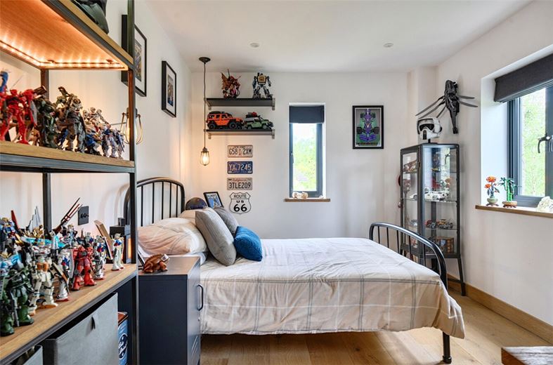 5 bedroom house, Studley Hill, Studley SN11 - Available