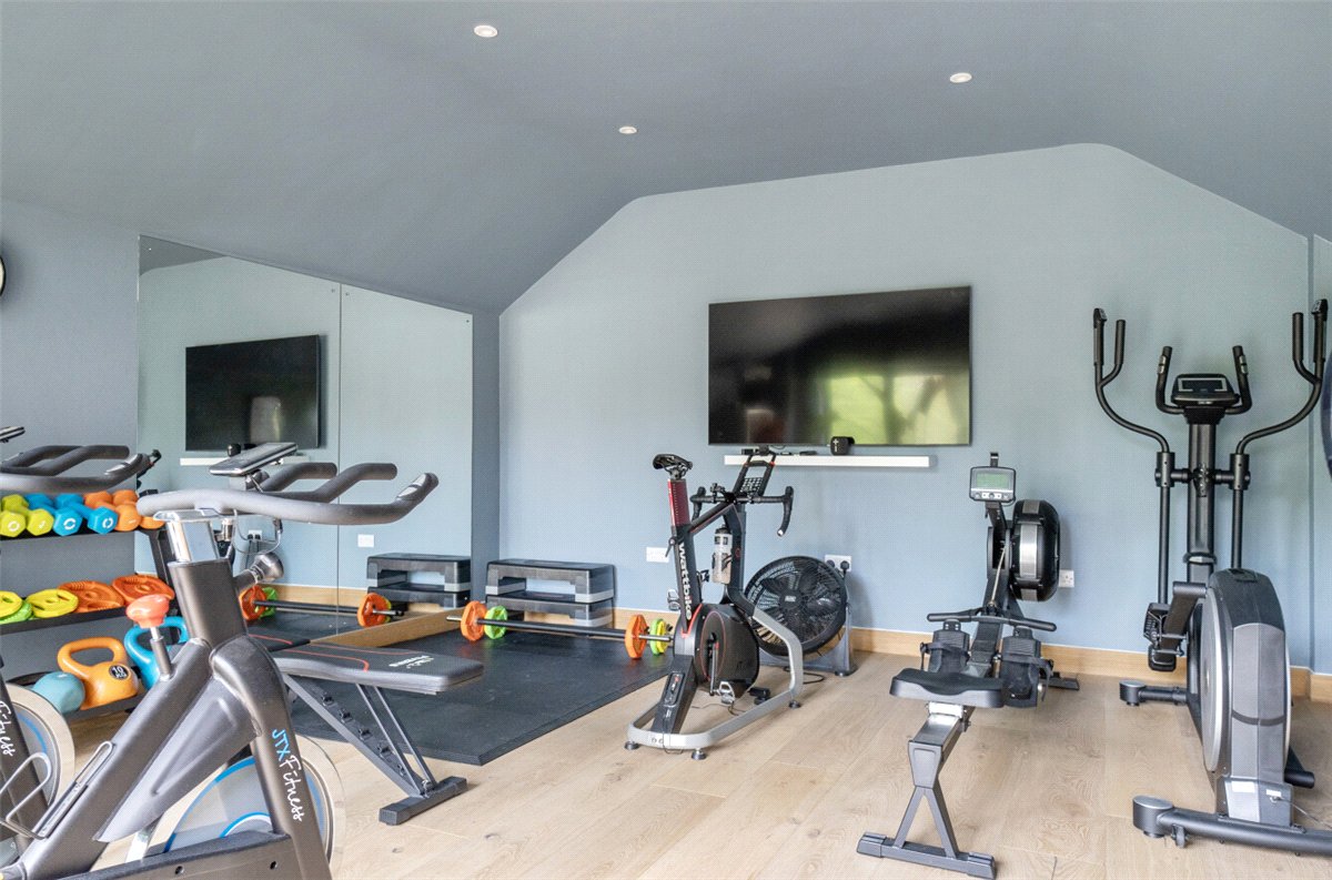 5 bedroom house, Studley Hill, Studley SN11 - Available