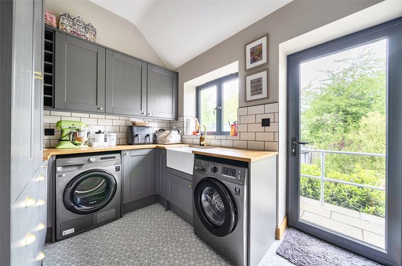 5 bedroom house, Studley Hill, Studley SN11 - Available
