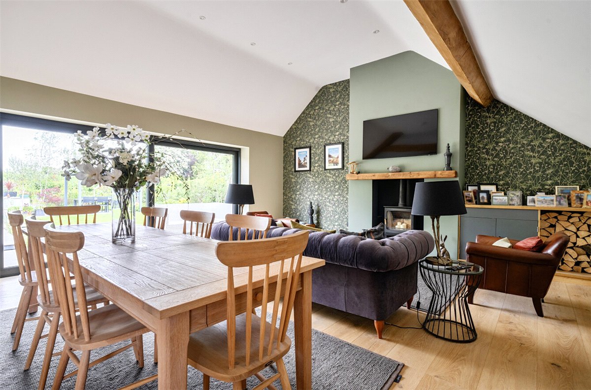 5 bedroom house, Studley Hill, Studley SN11 - Available