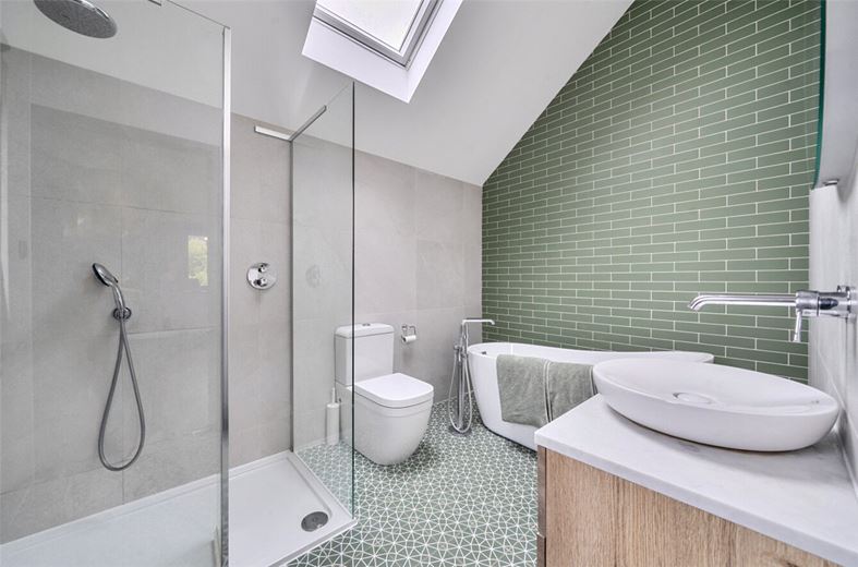5 bedroom house, Studley Hill, Studley SN11 - Available