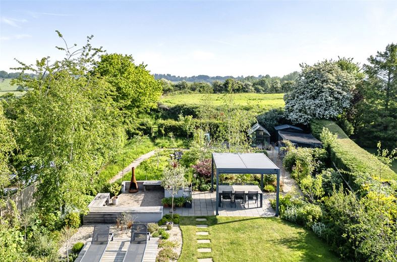 5 bedroom house, Studley Hill, Studley SN11 - Available