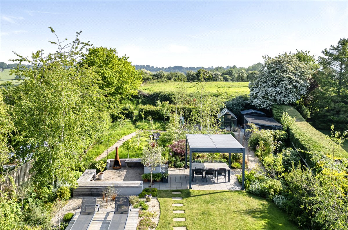 5 bedroom house, Studley Hill, Studley SN11 - Available
