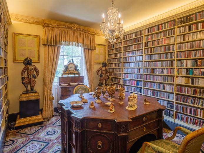 4 bedroom house, St Katharine By The Tower, London E1W - Available