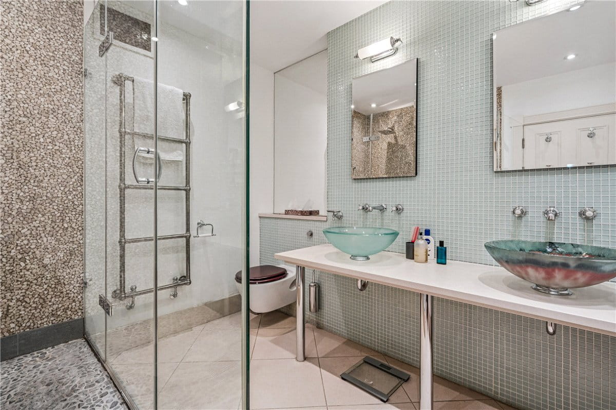 3 bedroom flat, Park Towers, 2 Brick Street W1J - Available