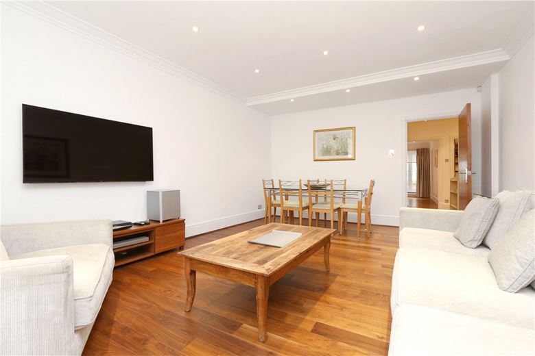 2 bedroom flat, Dover Street, London W1S - Available