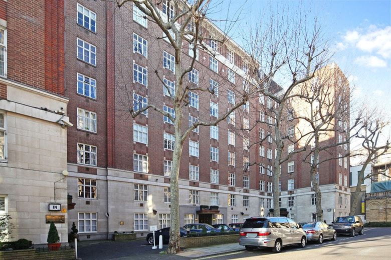 1 bedroom flat, Chesterfield House, Chesterfield Gardens W1J - Available