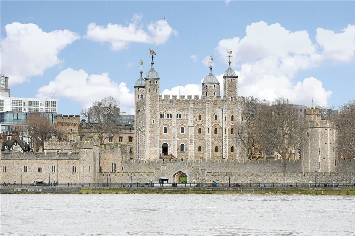 1 bedroom , Crown Square, London SE1 - Available