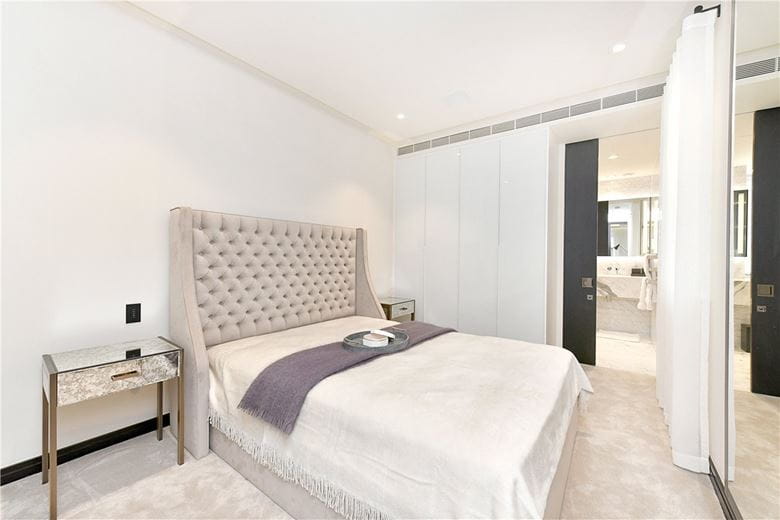 1 bedroom , Crown Square, London SE1 - Available