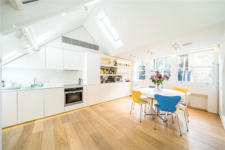 3 bedroom house, Bourdon Street, Mayfair W1K - Available