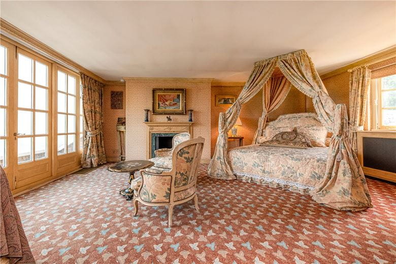 8 bedroom house, Cheyne Walk, London SW10 - Available