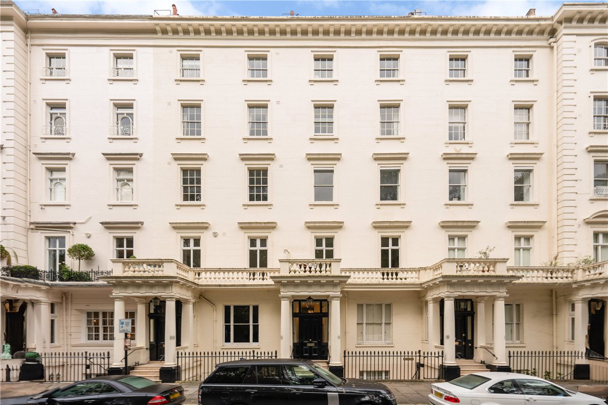 2 bedroom flat, Warwick Square, London SW1V - Available