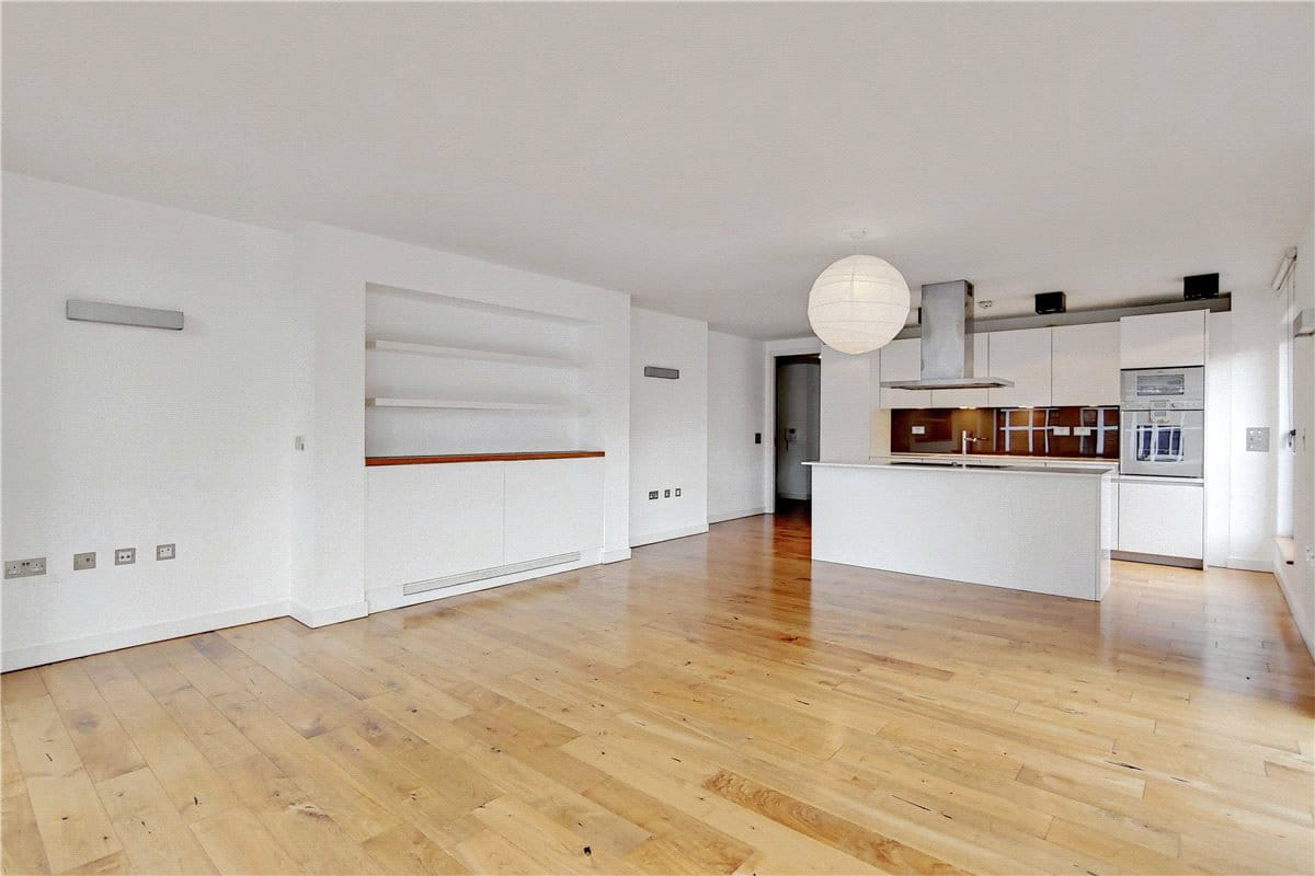 3 bedroom flat, Bolsover Street, Fitzrovia W1W - Available