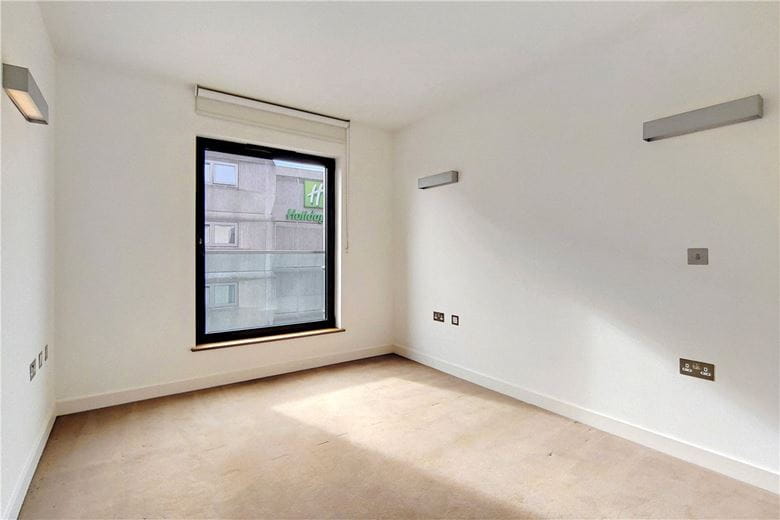 3 bedroom flat, Bolsover Street, Fitzrovia W1W - Available